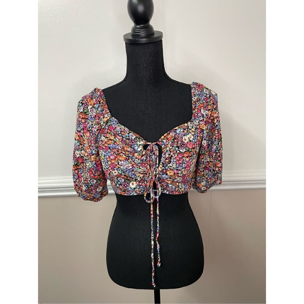 Wild Fable Floral Cropped Blouse Size Small